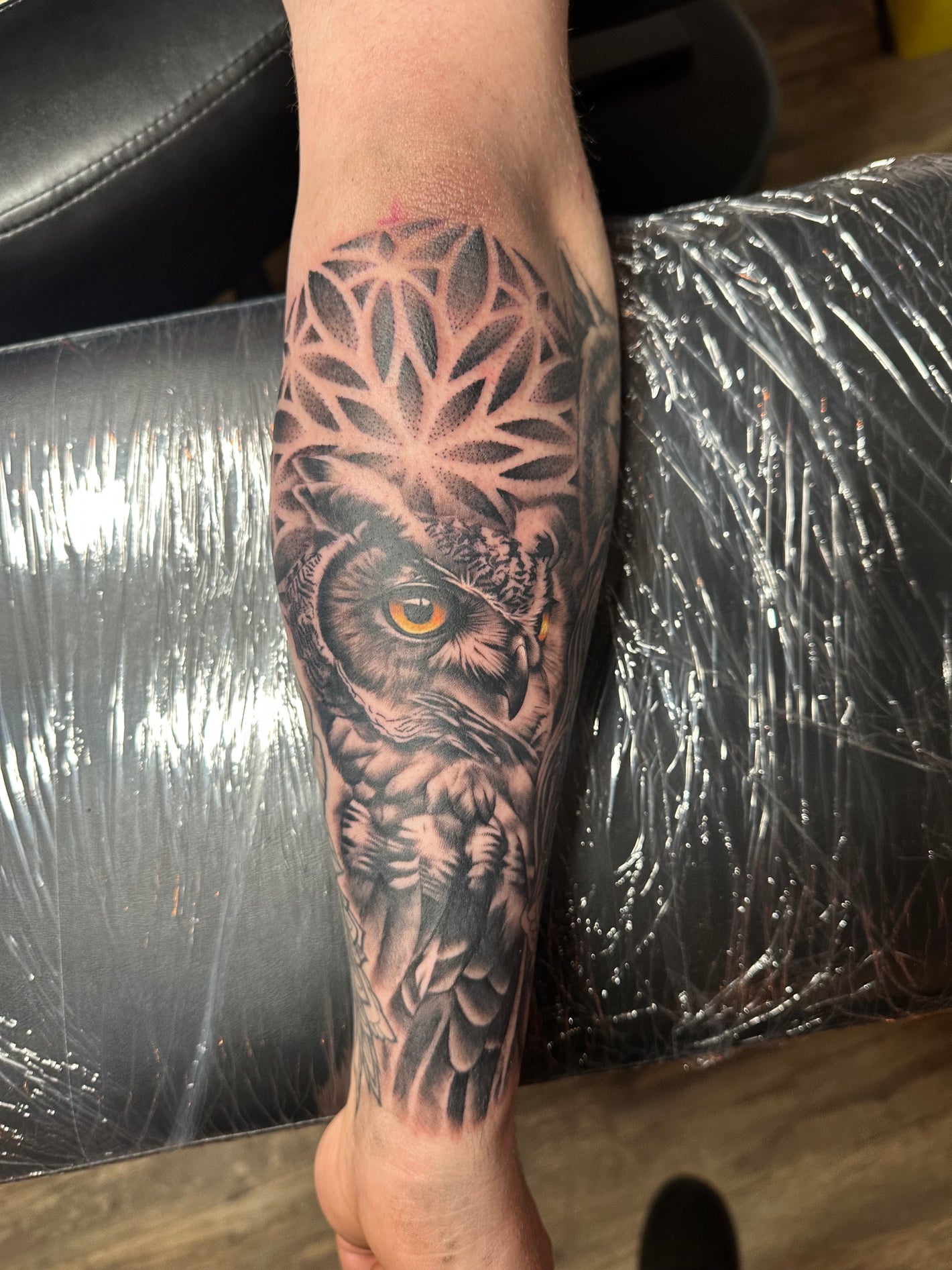 Realisme uil mandale tattoo